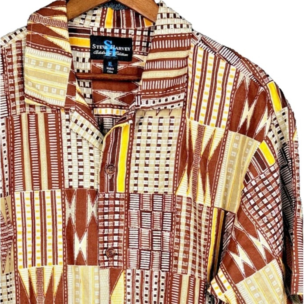 Steve Harvey Celebrity Edition XL Short Sleeve Geometric Button Up Shirt Brown